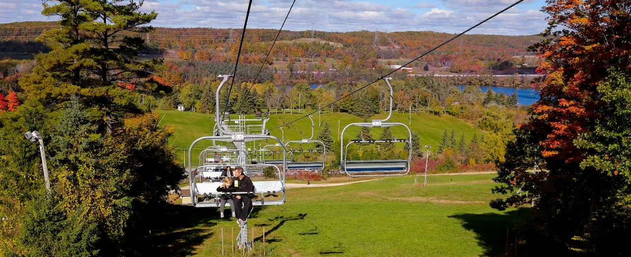 Fall chairlift at Kelso